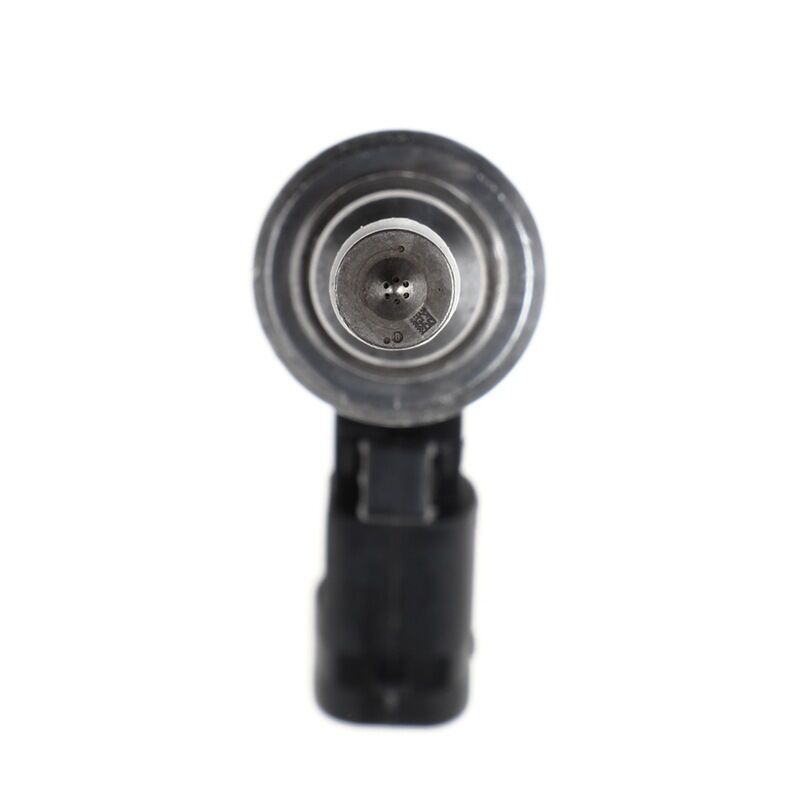 The fuel injector 06J906036G/0261500080 is applicable to the fuel injectors of Volkswagen Audi A3 and A4 (1.8T and 2.0T models)